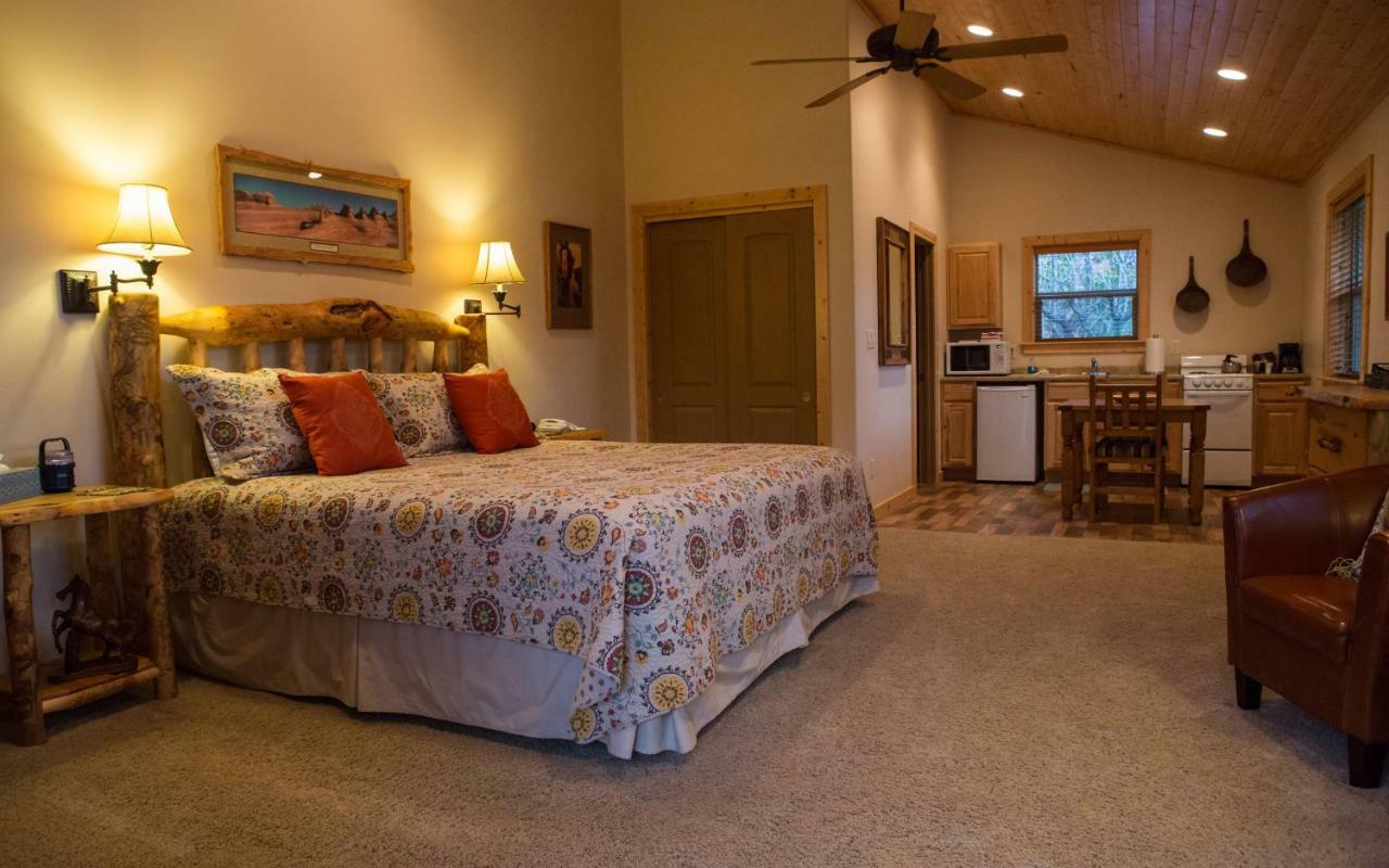 Castle Valley Inn Moab Exterior photo